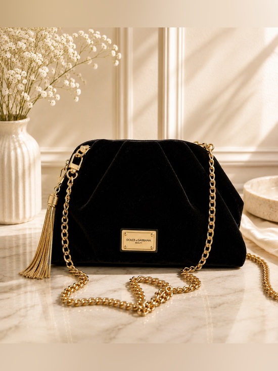 Dolce & Gabbana Handbags - NEW 🖤 Dolce & Gabbana Black Velvet Cosmetic pouch with Gold Chain. GWP!!